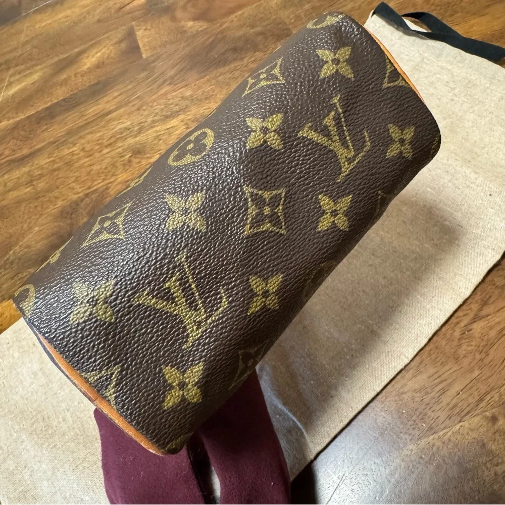 Louis Vuitton Mini Speedy Bag - Picture 10 of 16